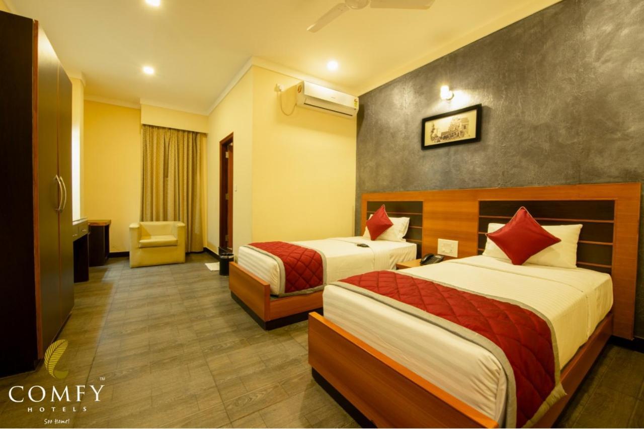 Comfy Luxury Hotel Bangalore Exterior foto