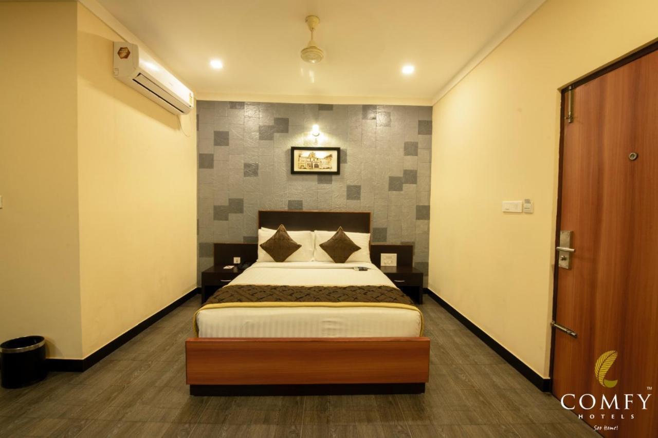 Comfy Luxury Hotel Bangalore Exterior foto