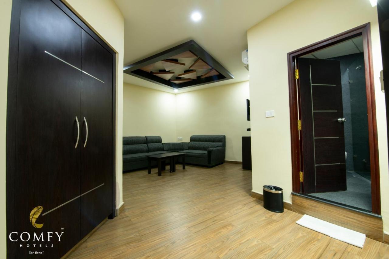 Comfy Luxury Hotel Bangalore Exterior foto